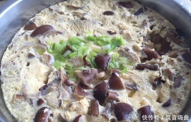 鸡蛋别再炒了,试试加它一起蒸,上桌筷子都停不下来!