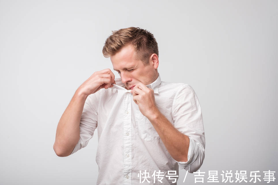 异味|50岁就有了“老人味”?辟谣:从5方面查找原因,做好调理变清爽