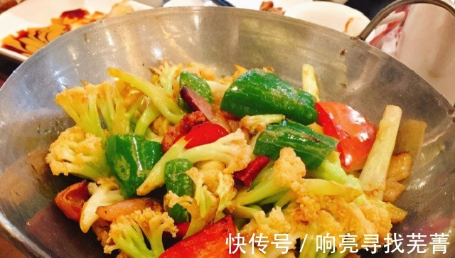 下馆子时常点这4道菜，老板一看就是内行人，菜品好吃又实惠！