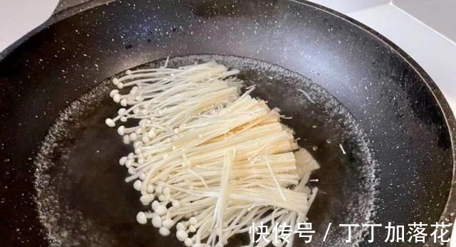 香嫩浓香的肥牛金针菇,秋冬的绝佳美味!色香味俱全,赶紧学起来!