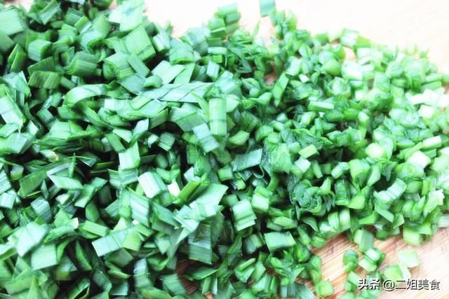 秋天|秋天多吃菜，芹菜白菜靠边站，这菜简单炒一炒，鲜嫩营养还下饭