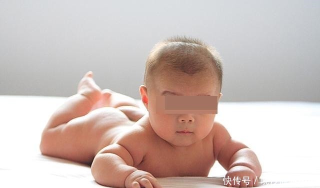 男女有别|宝宝拉臭臭后,第一步用水冲,还是用纸擦看看你做对了没