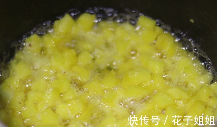 用蛋挞皮做一道美味的菠萝酥，简单美味！