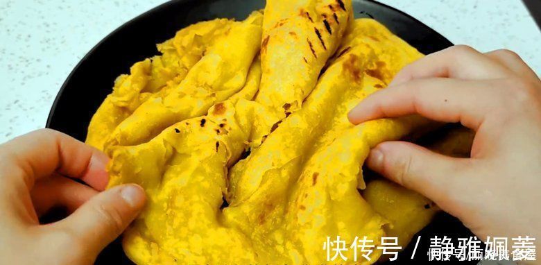 面团|玉米面倒进开水锅里，瞬间变美食，一周吃6次都嫌少，营养又解馋