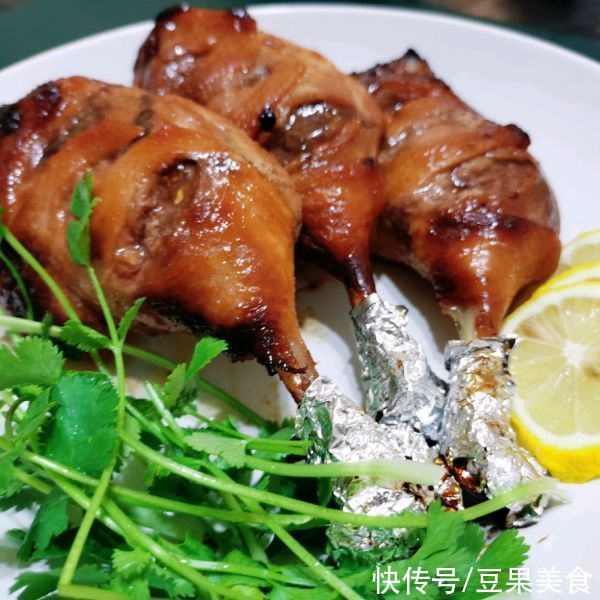 大人小孩都爱吃的鲜果烤鸭腿，学起来