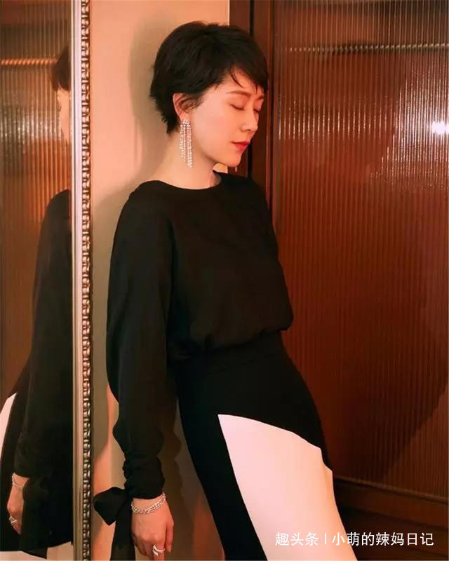 发型 女人过了50就放弃''黑长直''!今年流行这5种发型,好看显气质