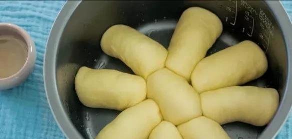 大厨教你做懒人面包，记住这几步，不用烤箱也能做出来
