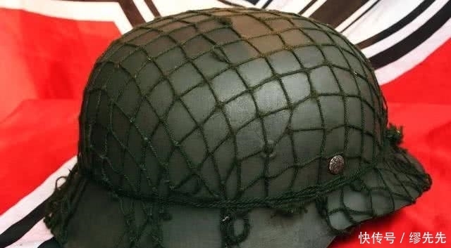 无疑|德军M35头盔无疑是一代经典，希特勒看到新头盔大怒：太丑陋了