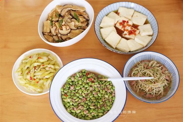鸭脚煲|一家3口的晚餐,晒到朋友圈火了,网友:家的味道,不剩菜不浪费