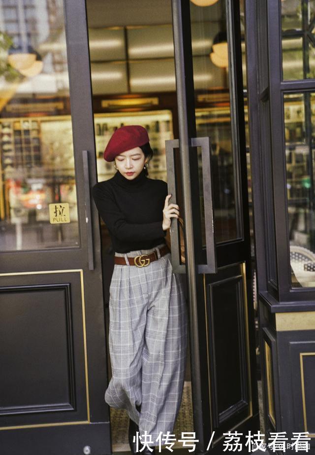 入秋该穿针织衫了,分享4组三木的经典搭配,照着穿想不时髦都难