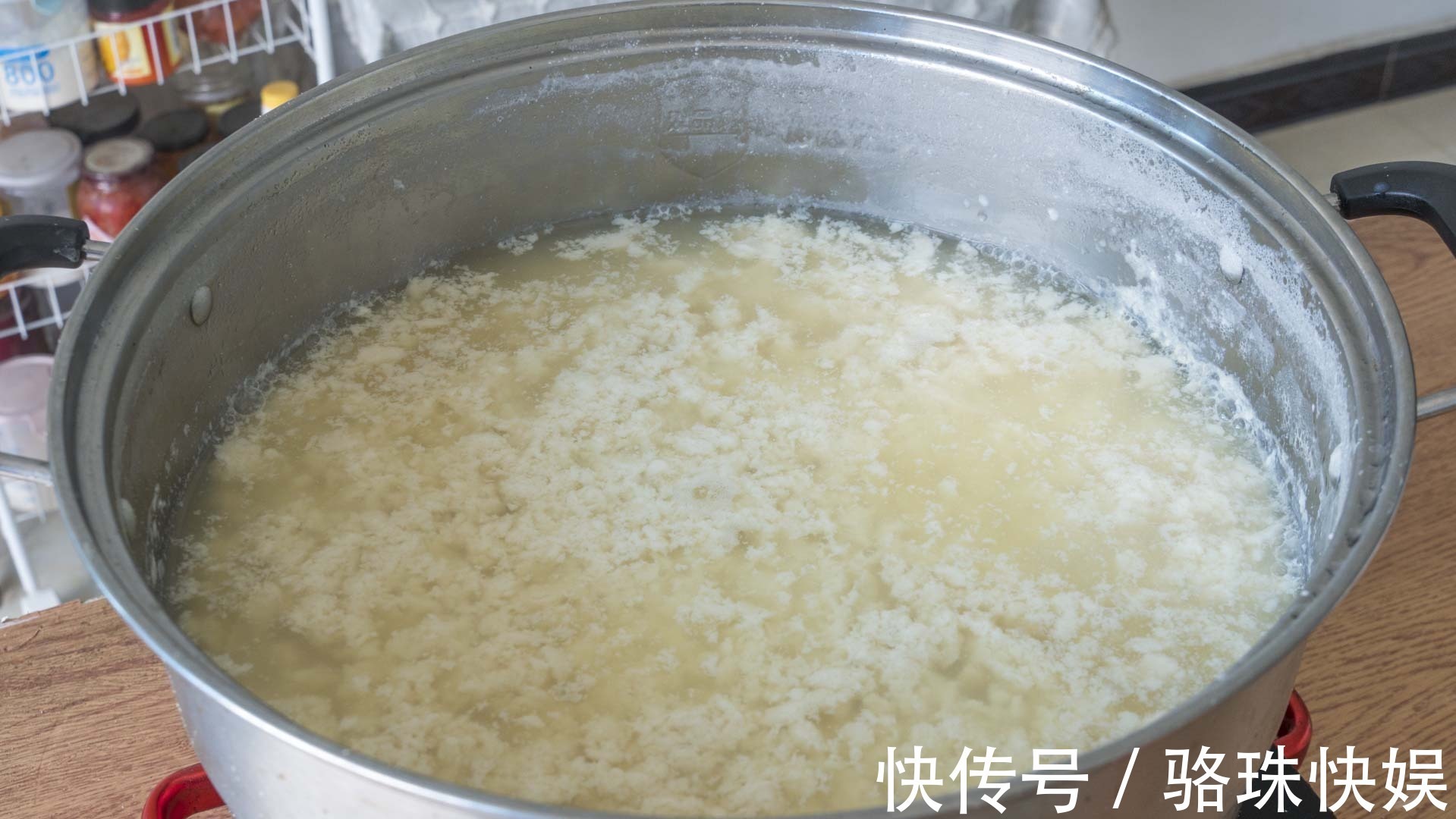 添加|在家做豆腐，2斤黄豆出8斤豆腐，健康零添加，做法简单又好吃