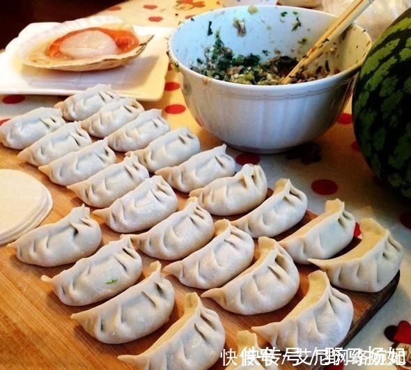 包饺子别用手捏了,教你正确做法,快速不脏手五分钟一屉