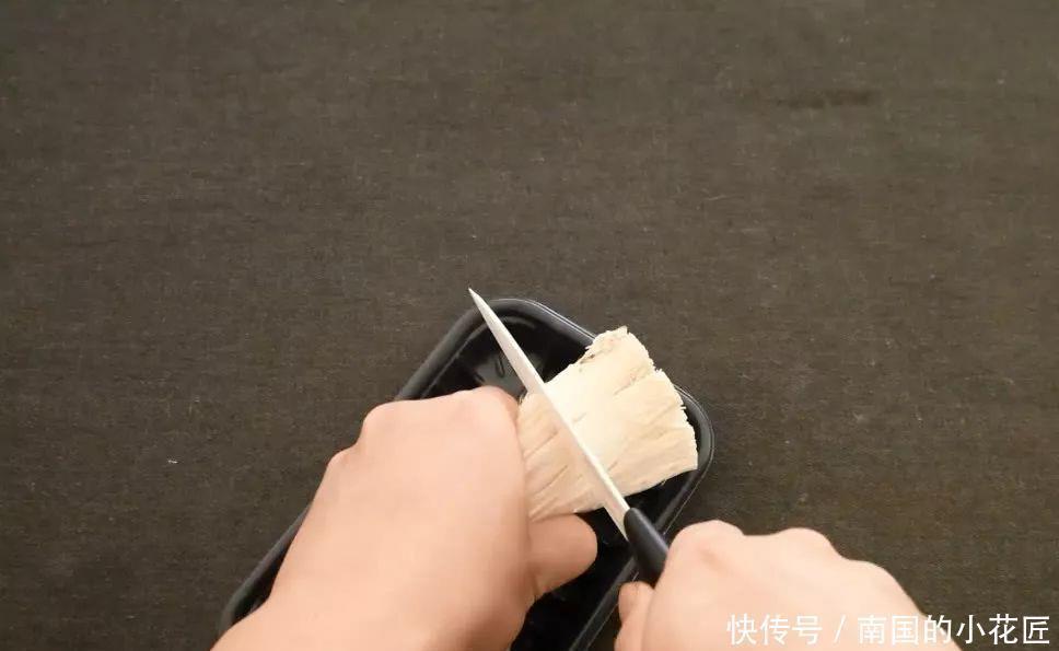 金针菇的根部不要扔了，学会这诀窍，不用花钱买金针菇！