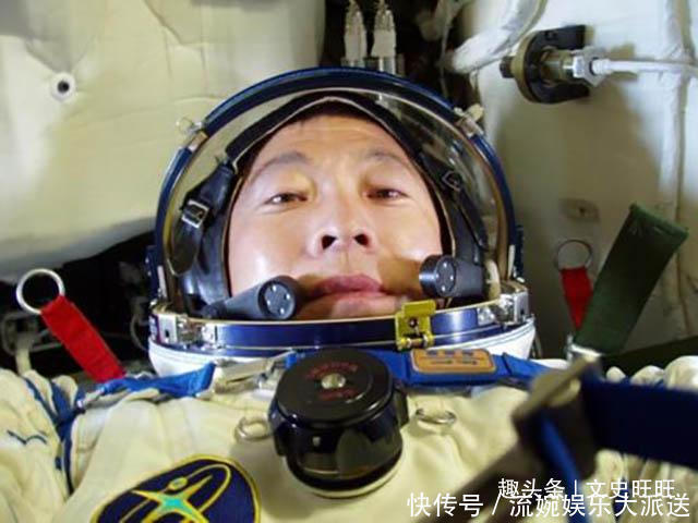 资料员 成功男人杨利伟背后，女儿早逝，背后女人为他从教师转业成资料员