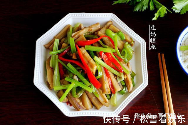 芹菜段|清炒莲藕时,记得多加这2样蔬菜,爽口更下饭