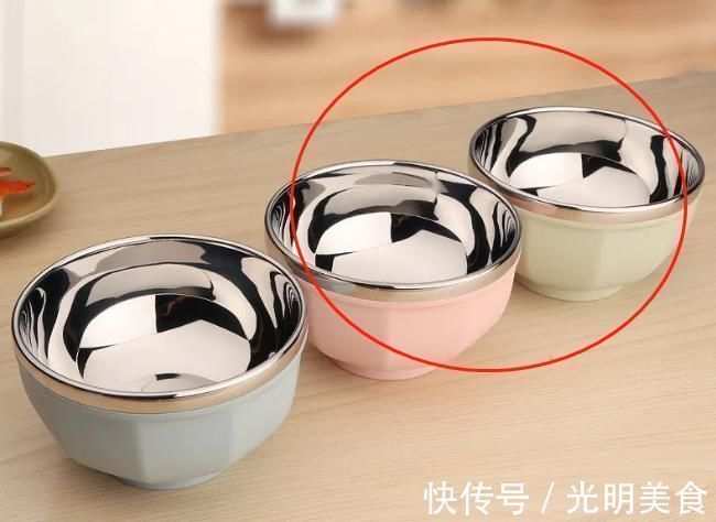 小便宜|央视曝光“夺命碗”,1岁女童用后得白血病,很多父母还抢着买
