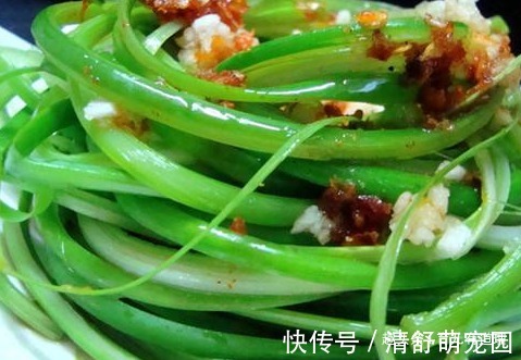 凉拌蒜苔|不仅做着简单而且吃着更开胃,炎热的夏天你也试试吧,还杀菌消炎