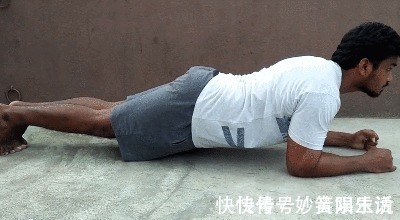 腹部|小伙尝试做平板支撑，每天坚持做5分钟，坚持1个月看他腹部变化