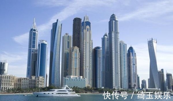 床头|迪拜华人的400㎡新房,坚持装现代风,藏不住的高级感,真有品味