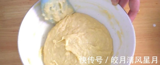 浸奶式面包从未吃过这样的面包，外形丑，口感比蛋糕还软嫩！
