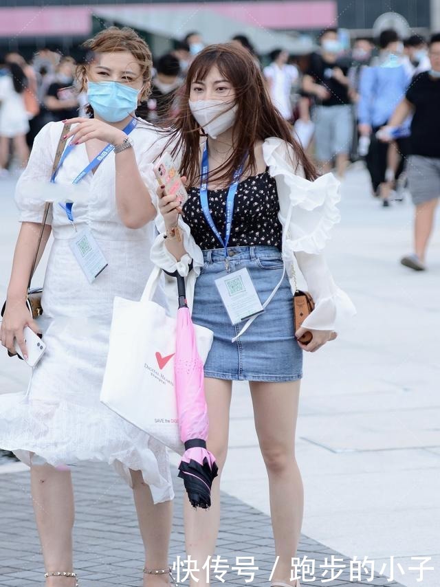 轻盈|木耳边雪纺衫，搭配减龄可爱牛仔裙，温婉俏皮
