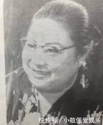 小传|潘柳黛小传:怼得张爱玲体无完肤的民国才女,弄蛇人却遭蛇咬