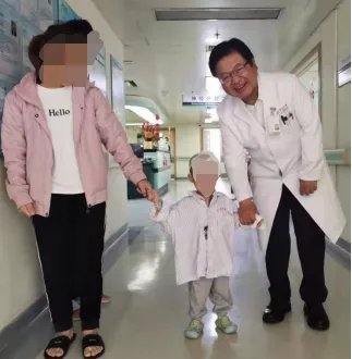 折翼天使们|2岁就查出肿瘤！这些让人心疼的折翼天使们，后来怎么样了？