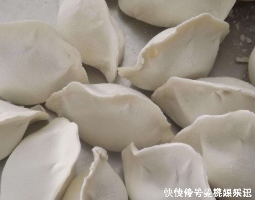 生饺子万万不可直接放冰箱!饺子店老板的独门诀窍,再也不怕粘连