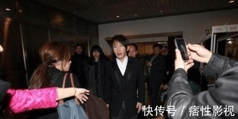 2013年春晚：王力宏怒扇劉謙一耳光，董卿被嚇到，到底發(fā)生了什么？