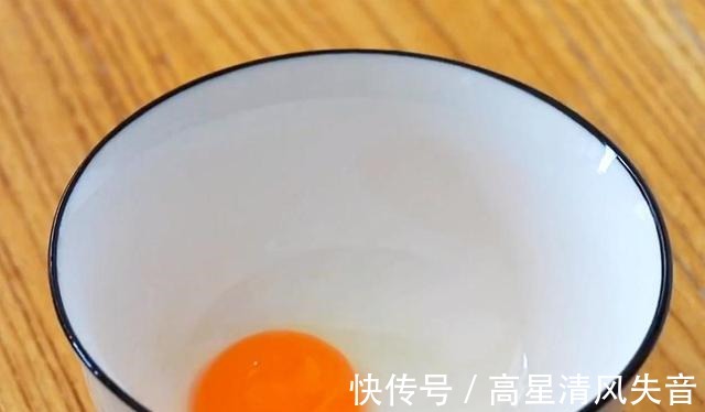月饼|中秋节，不用烤箱，家里有平底锅就行！金黄香酥，不比买的差！