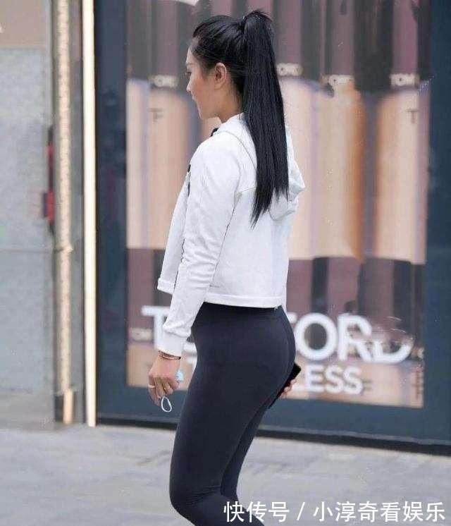 大长腿 时尚帅气的打底裤穿搭年轻有品位,展现你的身材优势,凸显优势