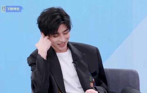 蔡徐坤|全体学员镜头前唱《eiei》，有谁注意蔡徐坤的表情太戳人了