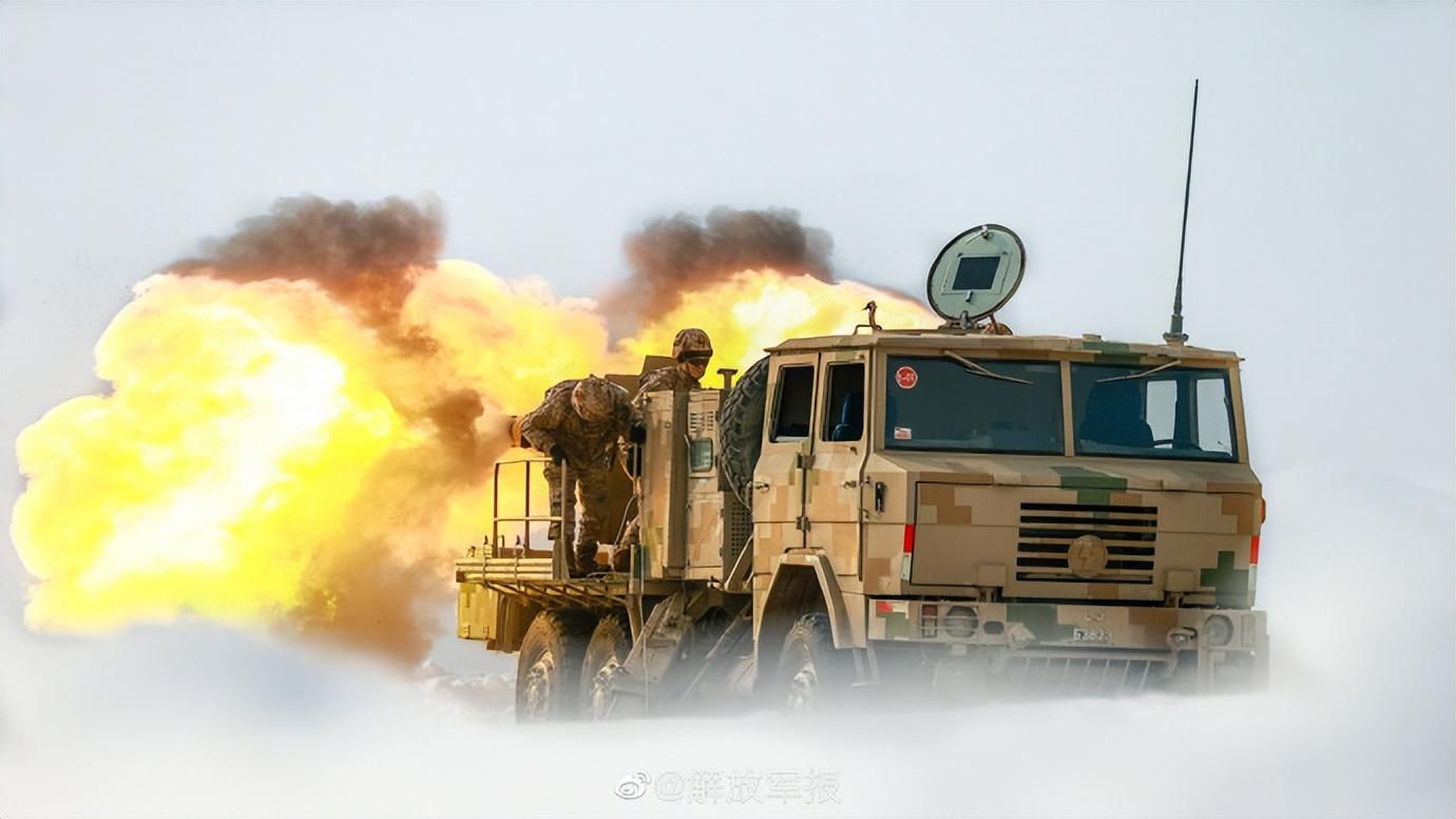 燃！新疆军区某团实弹射击考核