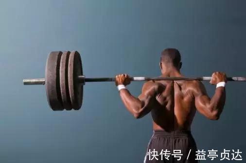 杠铃|介绍3个动作，没有直接运动到腹肌，却是很好的练腹动作