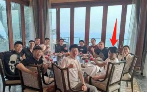 辛巴|辛巴徒弟安若溪疑似离开,与师傅发生争执,团队未来发展堪忧