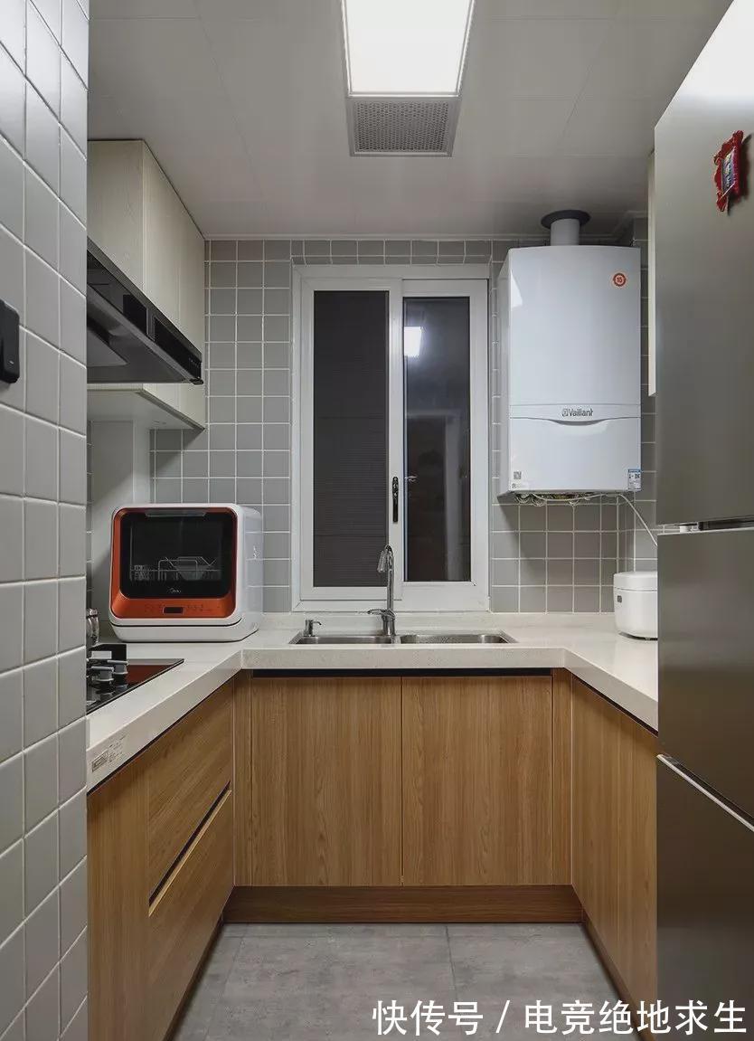 餐厅|这套新房真有创意,客厅改主卧,电视背景墙后面设吧台!