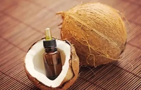 高端的护肤品一直都是精油系列的:而不是哪些所谓的补水套装。