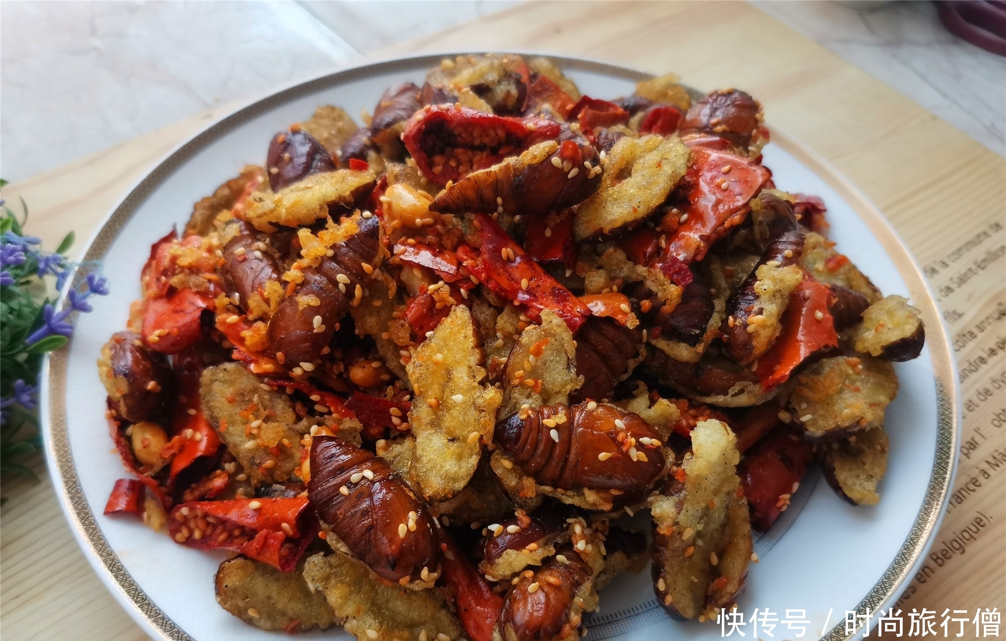 蚕蛹怎样做好吃?教你东北家常做法,香酥不回软,一道下酒好菜