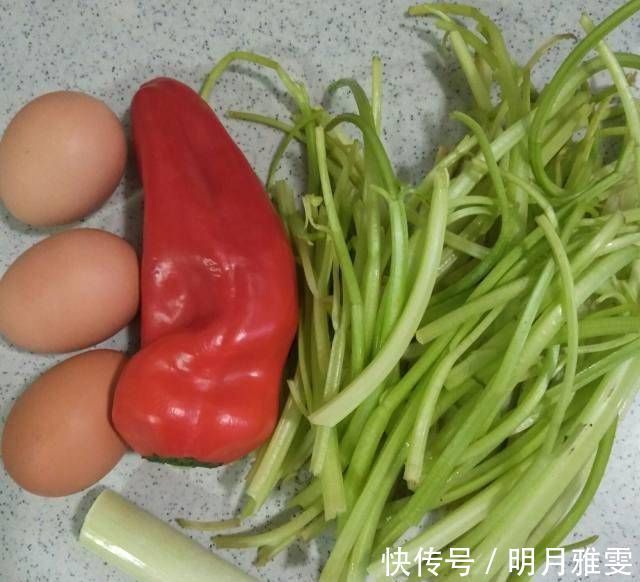 香味|香芹炒鸡蛋，入口充满了香味，很嫩，大人小孩都喜欢