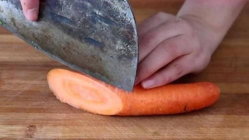 营养|一把韭菜，一碗玉米面，教你1个独特做法，简单又营养，真香