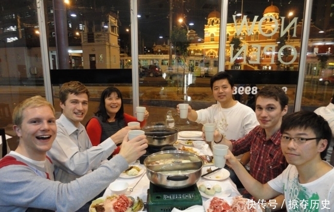 外国人|外国人居然这样吃火锅,中国人始终不能理解