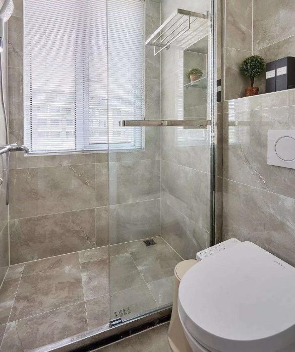 装修|卫生间贴瓷砖,记得提醒师傅留空一排,不敢偷工耍滑,质量杠杠的