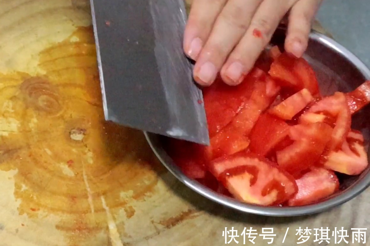 西红柿|西红柿炒鸡蛋怎么做?很多人第一步就错了,大厨教你正确做法