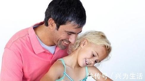 夫妻俩|“鸟脸”妈妈不顾劝阻，坚持生二胎，孩子出生后，宝妈后悔不已