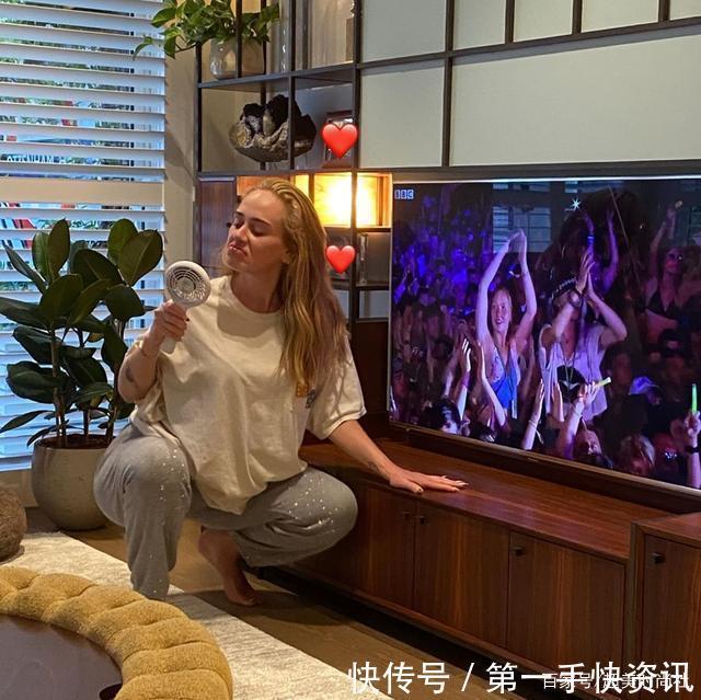 满头|阿黛尔穿绑带泳衣素颜上街,扎满头小辫扮嫩,却因穿错衣服被抨击