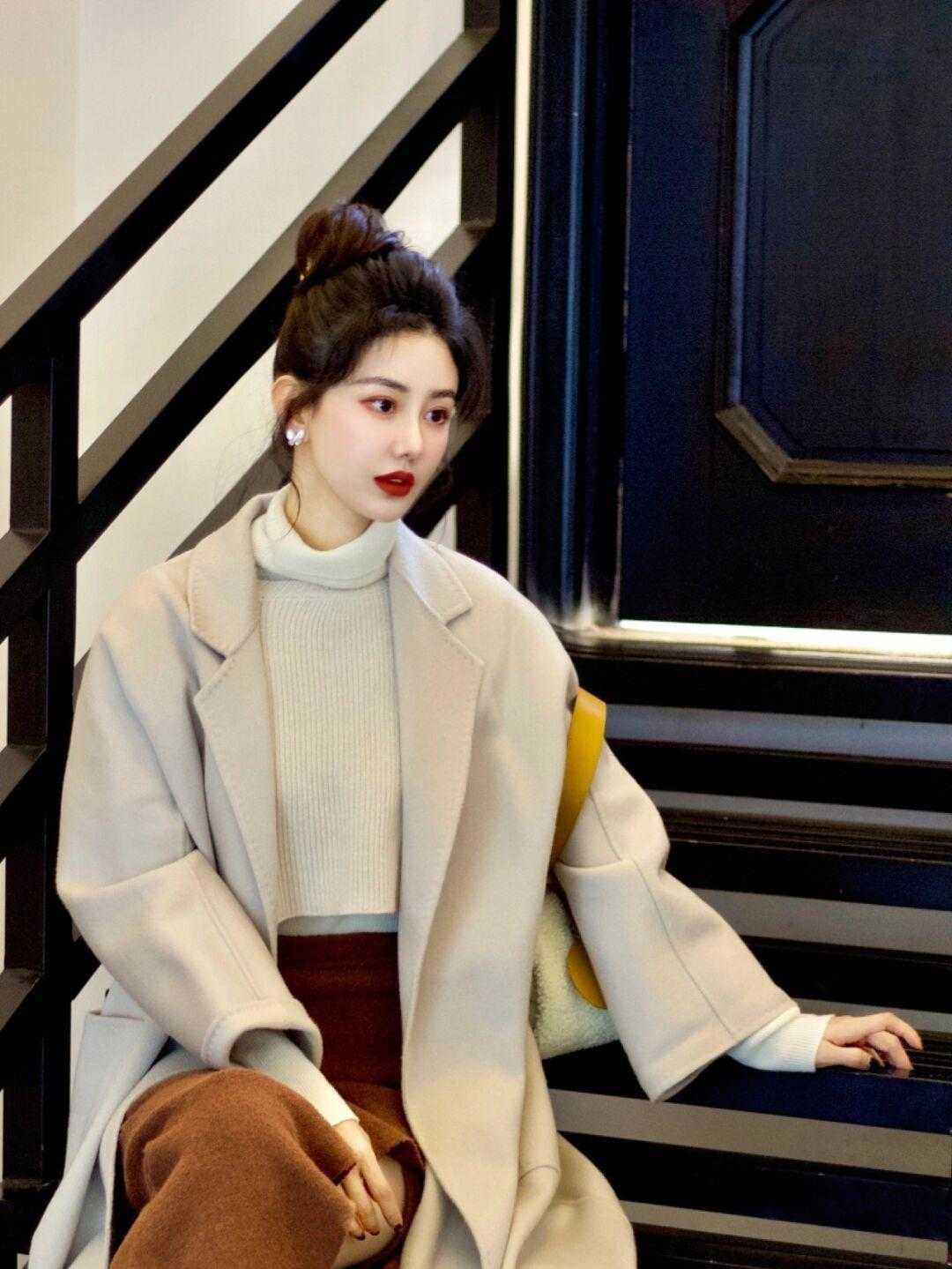 毛领|收起长款大衣吧!小众高端才够惊艳,贵气知性