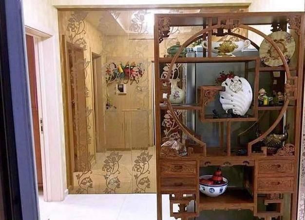 同学|回老家参观同学的新房,一进门就被吓到了,看到卧室笑的我肚子疼