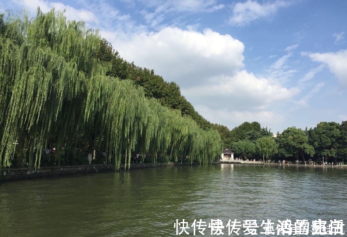 名联@4副文采飞扬的对联,对仗工整,不愧是令人拍案的名联