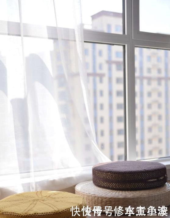 客厅|客厅造个“假阳台”，一进门就被迷住了，这套92㎡新房，太温馨