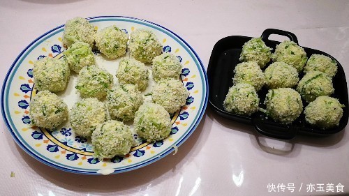 做萝卜丸子,有人用淀粉,有人用面粉,都不对!这才是正确做法